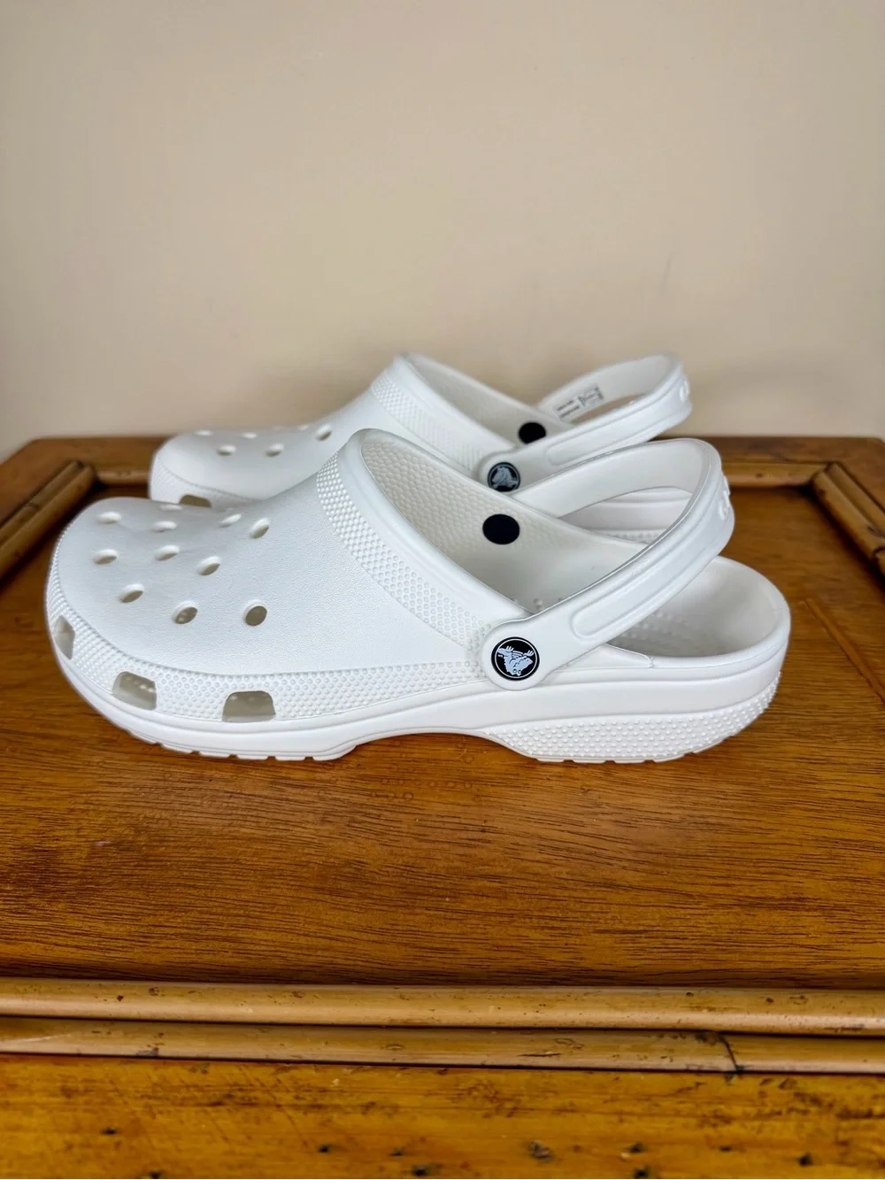 New Crocs Men’s Classic Clogs White Size 11